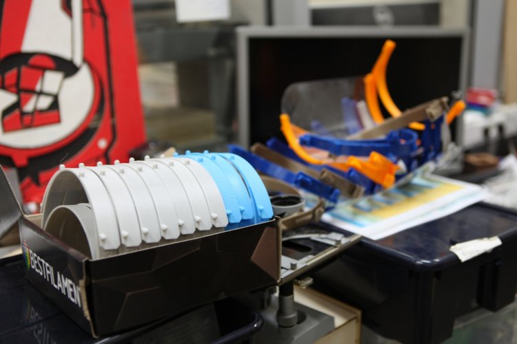 3D-печать защитных щитков для врачей