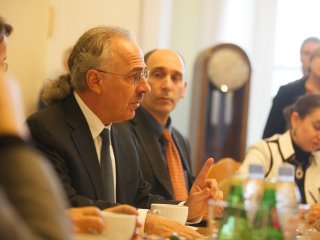 В. Е. Фортов встретился с делегацией ученых Национальной академии США