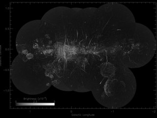 В центре Млечного Пути обнаружено около 1000 магнитных нитей