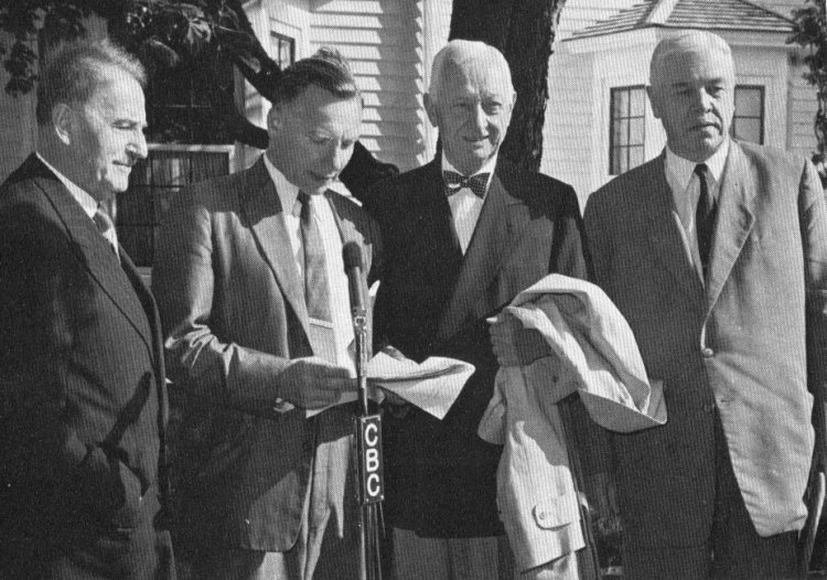 Участники первой Пагуошской конференции ученых. Пагуош, Новая Шотландия, Канада, 7 - 10 июля 1957 г.