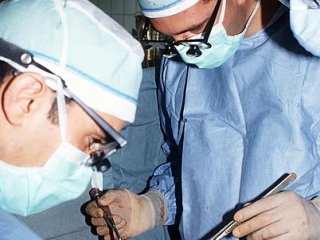 Разработана технология видеозаписи операций, удаляющая из кадра руки хирурга