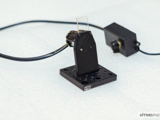 Макет AR-устройства с использованием разработанного комбинера. Фото - Дмитрий Григорьев ITMO.NEWS