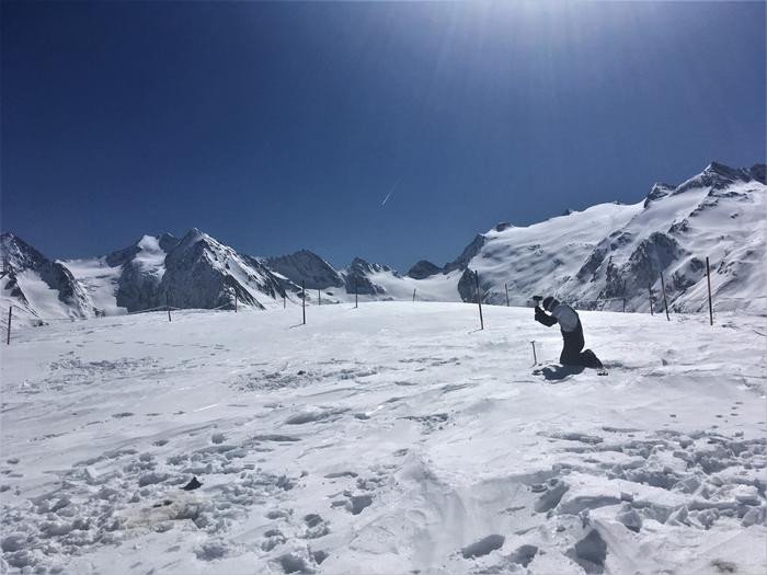 Отбор проб снега в Альпах