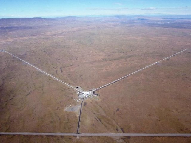 Детектор LIGO в Хэнфорде, штат Вашингтон. Второй детектор расположен в Ливингстоне, штат Луизиана. Фото: Mark Hannam / LIGO