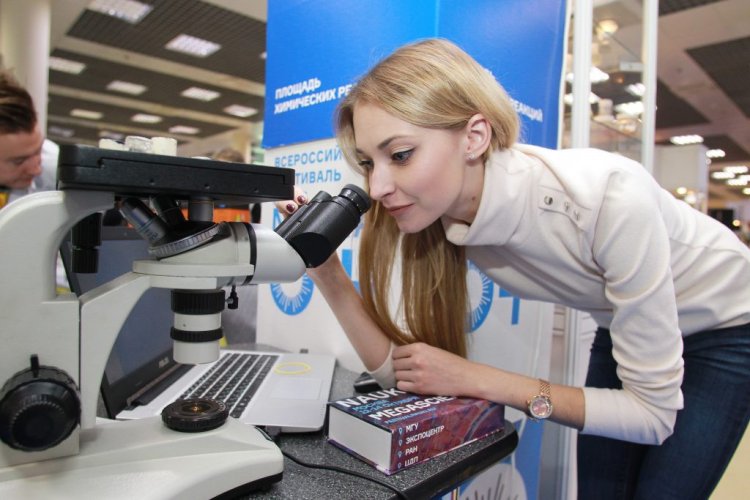 Свои разработки представили сотни ученых. Фото: Наталия Нечаева