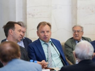 Президиум РАН заслушал доклады лауреатов Государственных премий в области науки и технологий 2025 г. Источник фото: Российская академия наук