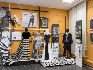 С 9 декабря - Проект"Черное/Белое: парадоксальные цвета": только черные и белые экспонаты из коллекций трех музеев