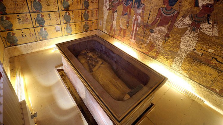 6 ноября 1922 г. Говард Картер сообщил об открытии гробницы Тутанхамона