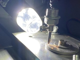Процесс формирования танталового покрытия на титане методом электроискрового нанесения. Источник Владимир Кошуро