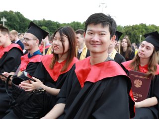 Лучшие из лучших: как Московский университет чествовал выпускников-отличников. Фото: Елена Либрик / «Научная Россия»