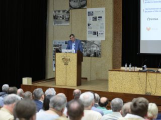 Реальное видео от сгенерированного отличат по специальной «подписи». Фото: Ольга Мерзлякова / Научная Россия
