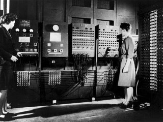 15 февраля 1946 года. Представлен первый компьютер общего назначения ENIAC