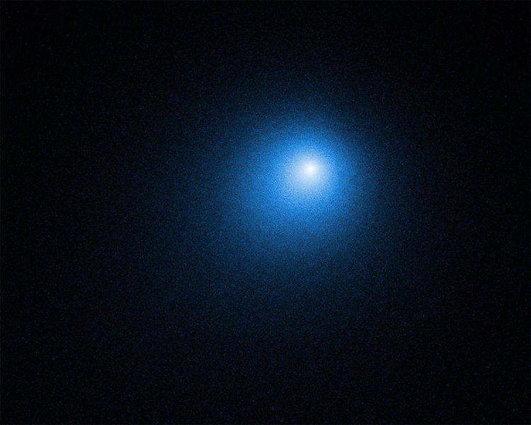 Телескопы NASA сделали детальные снимки ярчайшей кометы 2018 года