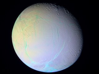 231 год назад открыт Энцелад — самое блестящее тело Солнечной системы