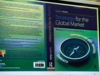 Стратегия на глобальном рынке: теория и практические применения. 
