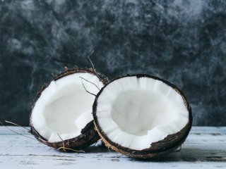 Кокос.  Tijana Drndarski / Unsplash