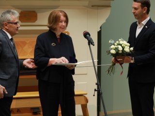 Лауреатов премии OGANESSON–2025 наградили в зале Микеланджело Пушкинского музея. Фото: Николай Малахин / Научная Россия