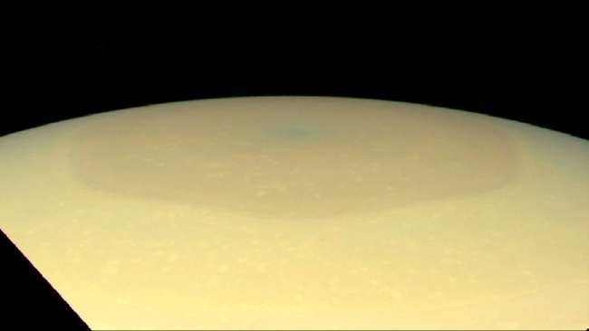 Шестиугольник на северном полюсе Сатурна перекрасился