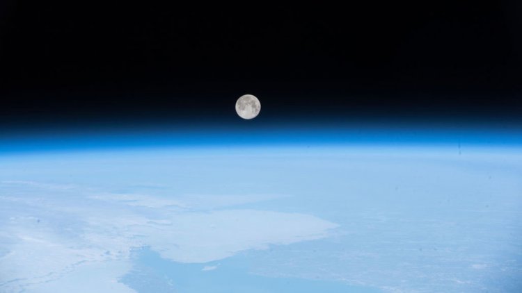 Ученые эффективно измеряют яркость лунного света