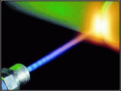 Физики РФ и Великобритании нашли способ создать лазер размером в сотни раз меньше волоса