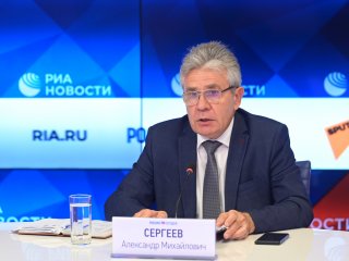 Президент РАН А. Сергеев: "Вакцинация может стать адекватным ответом на пандемию"