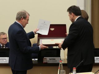 Награждение на президиуме РАН 27 декабря 2022 г.