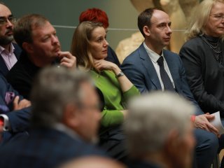 Лауреатов премии OGANESSON–2025 наградили в зале Микеланджело Пушкинского музея. Фото: Николай Малахин / Научная Россия