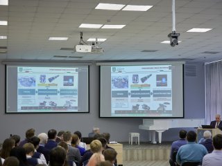 Пленарная сессия «Наука на пилотируемых орбитальных станциях» состоялась в ИКИ РАН 6 апреля. Фото: Елена Либрик / «Научная Россия»