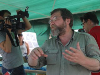 Застежки для одежды, амфоры, части оружия – что археологам удалось найти в могильнике на Крымском полуострове