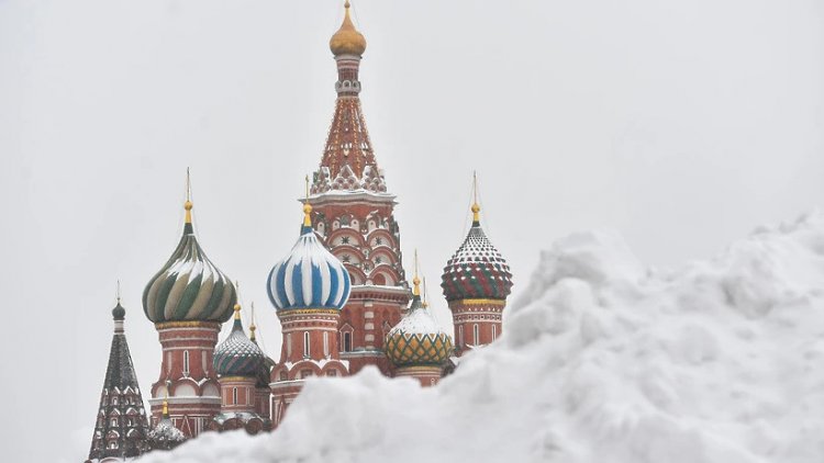 Снег в центре Москвы.Фото: Александр Манзюк / РИАМО