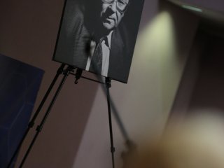 Академику Фортову — 80 лет! В ОИВТ РАН открылась мемориальная доска в память о великом ученом. Фото: Ольга Мерзлякова / Научная Россия