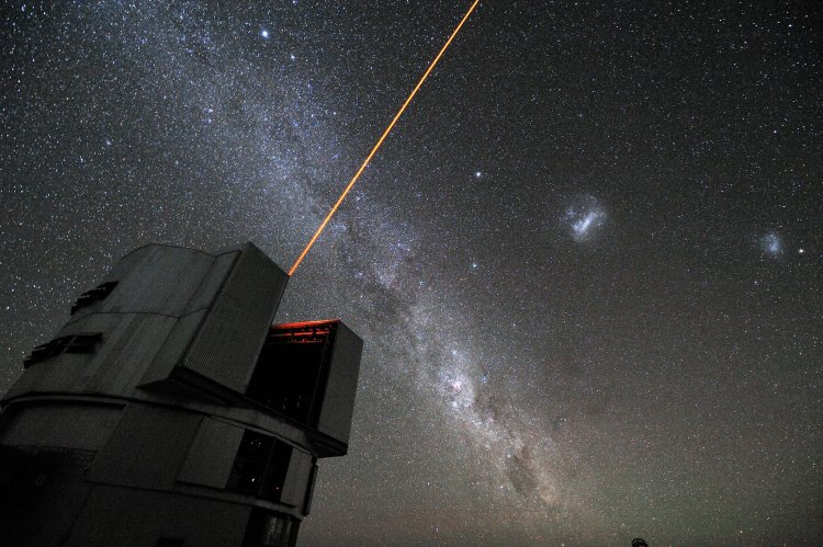 Прибор GRAVITY для телескопа в Чили проверяет теорию относительности