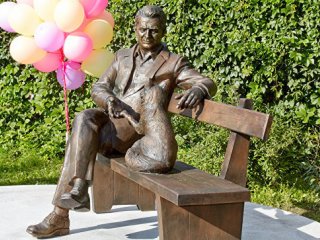 В Новосибирске открыли памятник знаменитому генетику Дмитрию Беляеву